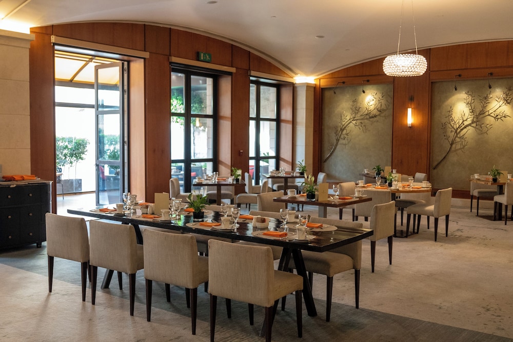 Four Seasons Hotel Amman Image 40