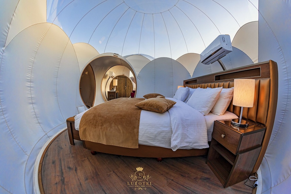 Wadi Rum Bubble Luxotel - Campsite Image 1