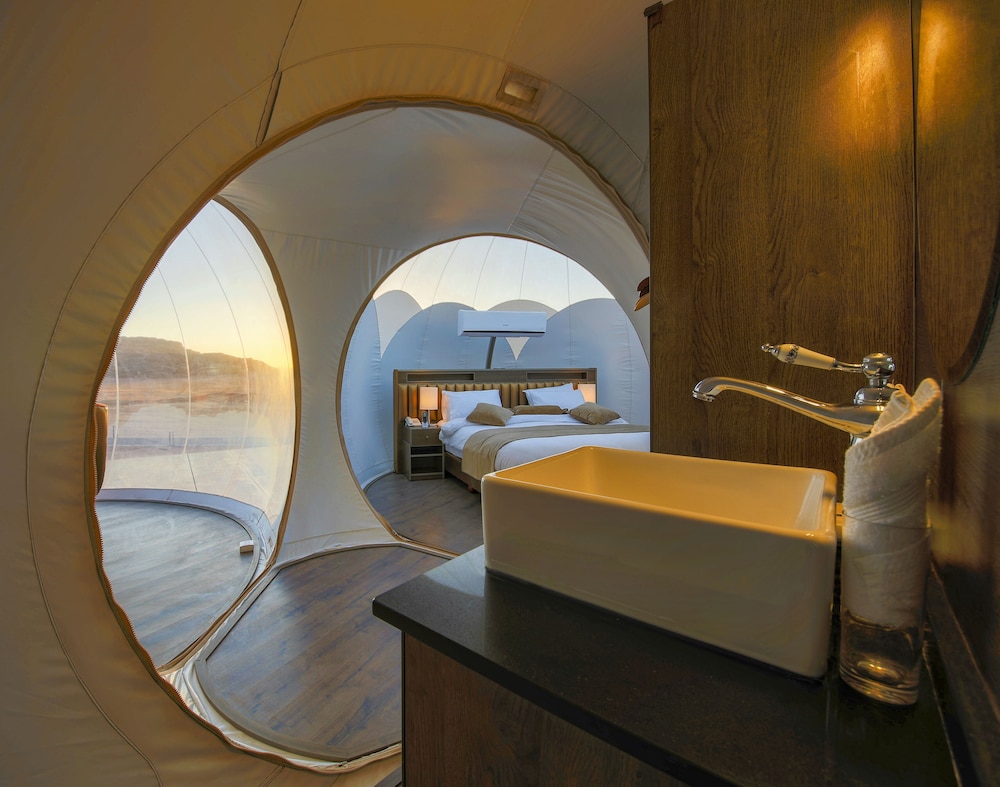 Wadi Rum Bubble Luxotel - Campsite Image 19
