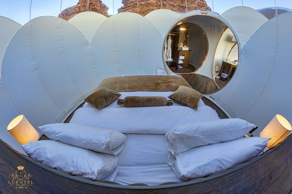 Wadi Rum Bubble Luxotel - Campsite Image 5